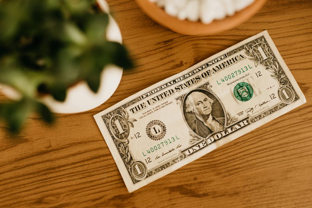 Mơ Nhặt Được Tiền Là Điềm Gì?